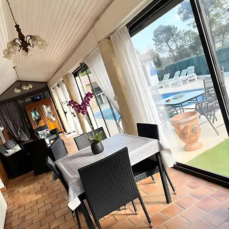 Maison Les Brousses Ferienhaus *